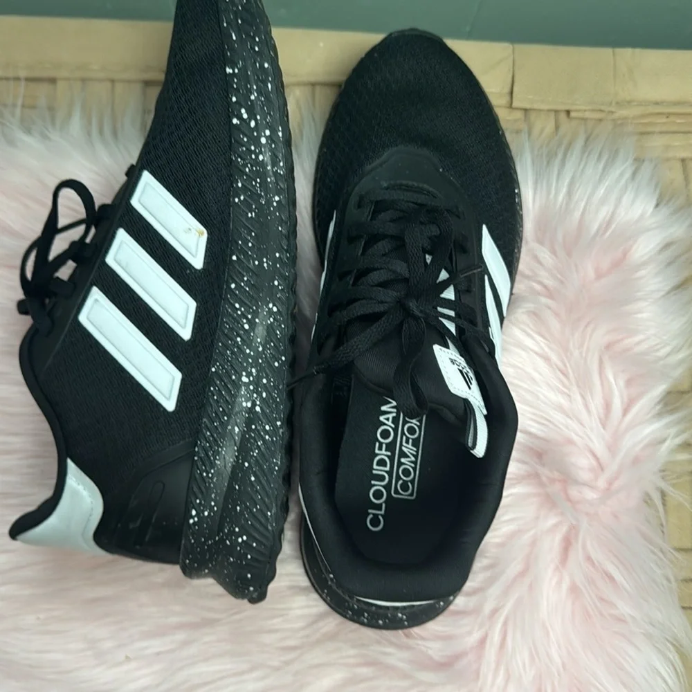 adidas Black and White mens Shoes LIKE NEW